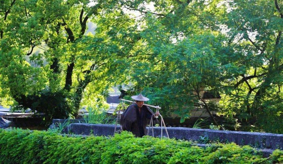 生活很无趣都大叔对前世小情人仪式感满满是什么意思？