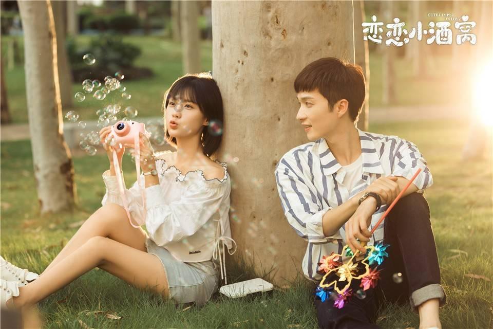 小球进黑洞