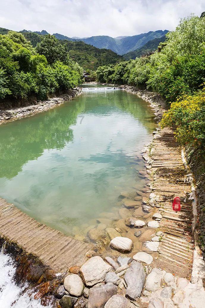 远程新能源商用车首批星享v6e出口土耳其,由上海港正式启程