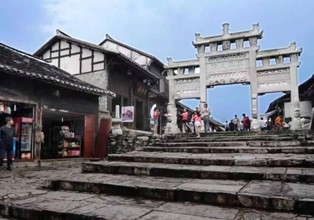 来双城体验一场杀猪菜之旅吧！